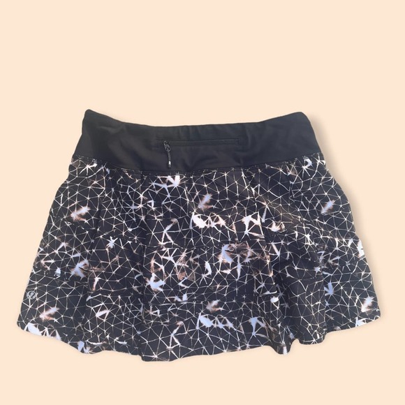 lululemon athletica Dresses & Skirts - Lululemon Pace Rival Skirt II Sugar Crush Multi / Black 4 Tall